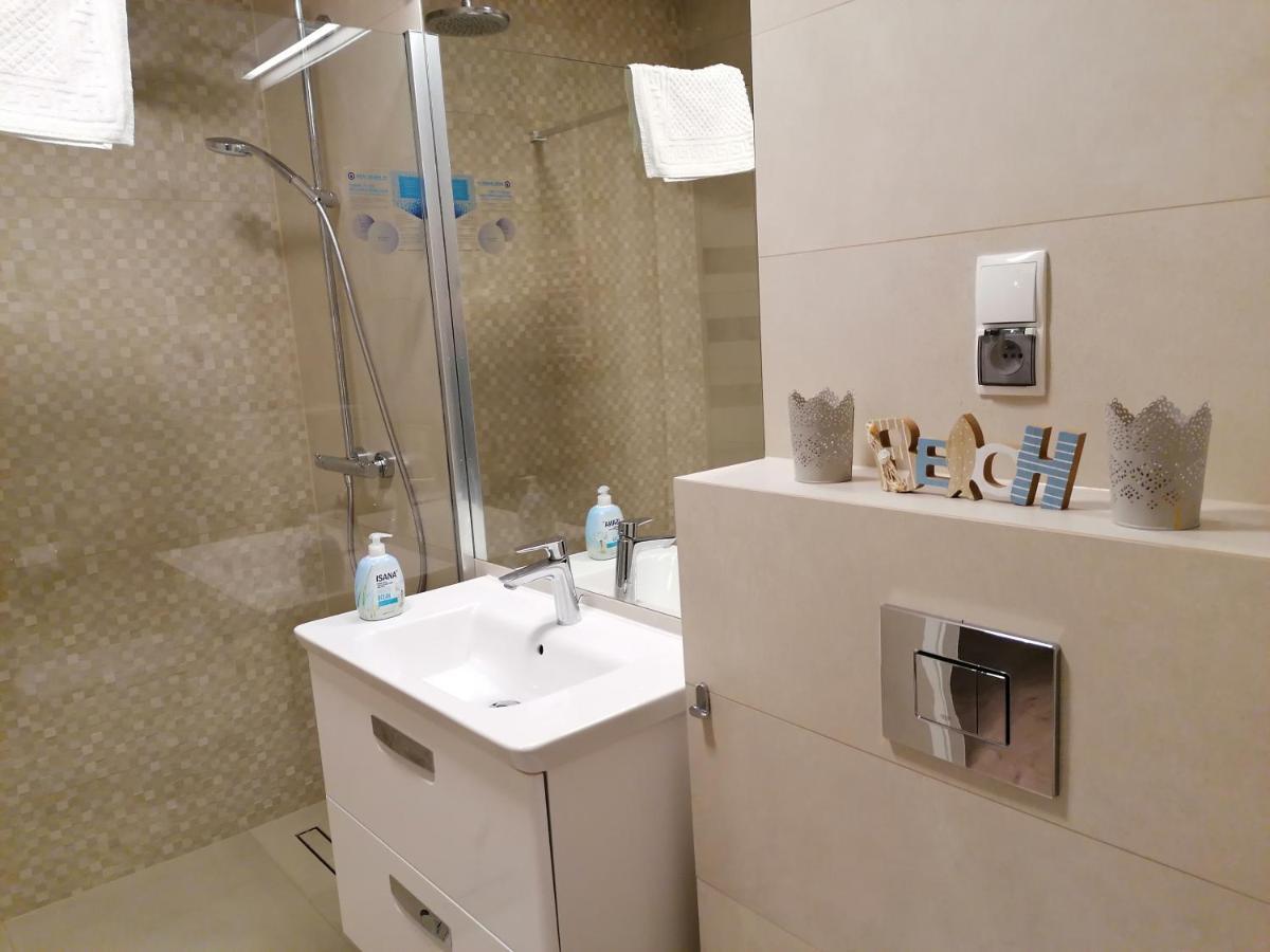 Morze Kolobrzeg Basen Kryty Apartment Exterior foto